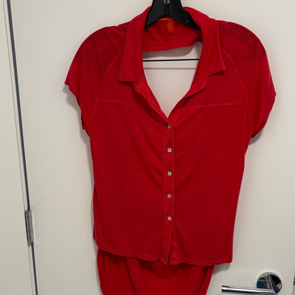Dynamite red top with open back Size S